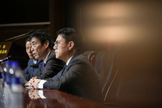 精品综合一区二区三区