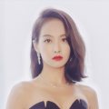 美女踩裆